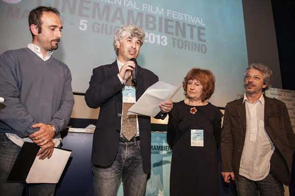Roberto Cavallo (con il microfono) a CinemaAmbiente